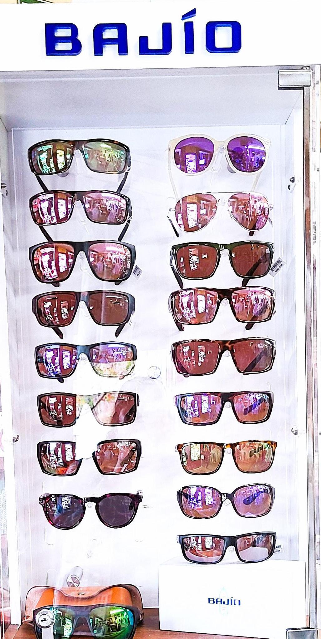 Bales Beach Black Matte / Copper Poly