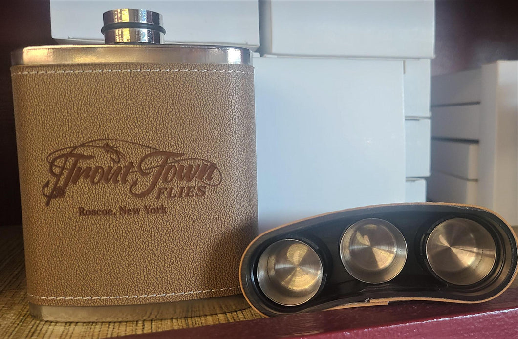 Leather Flask w/ Cups - Tan